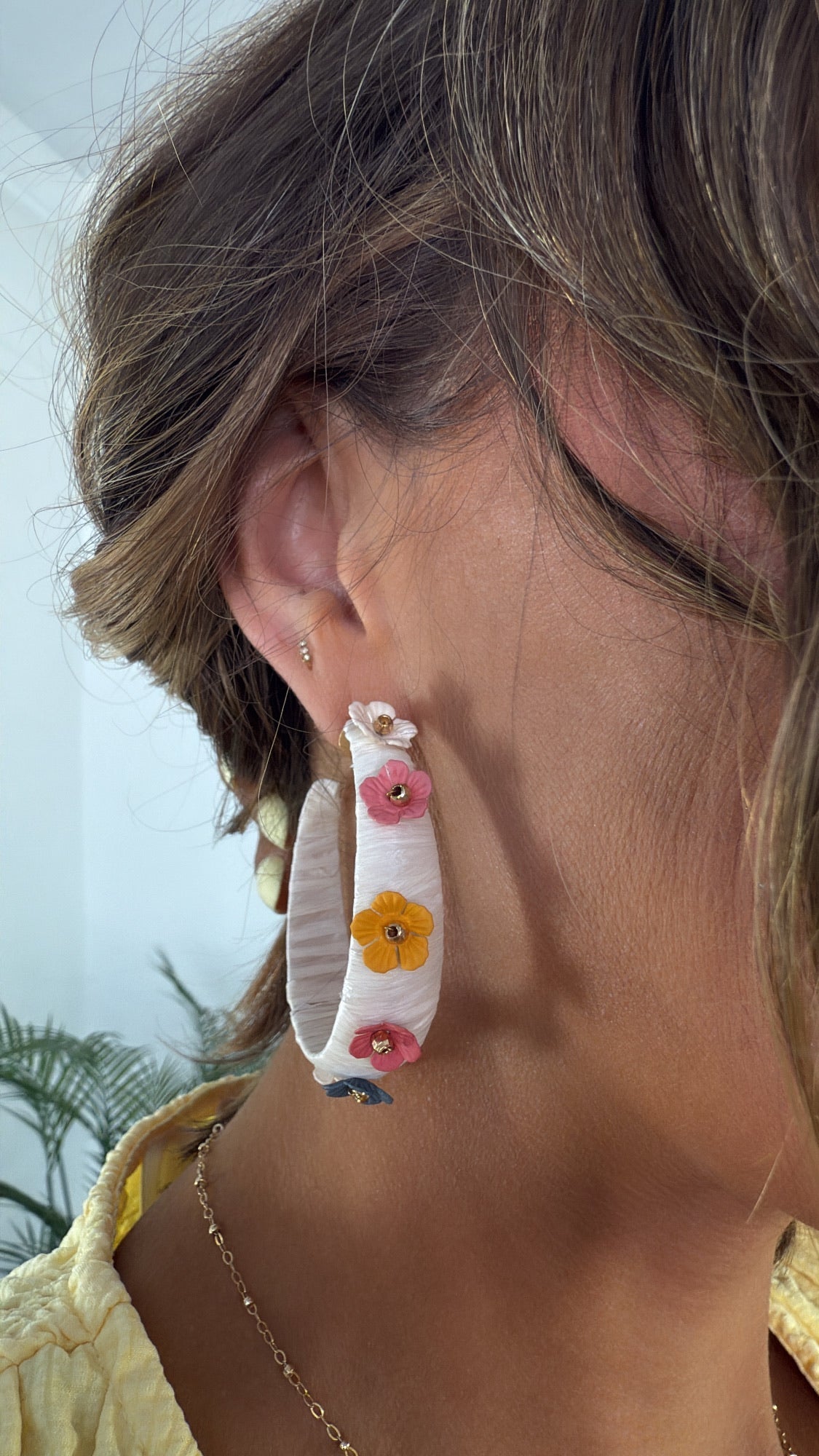 Floral Girl Hoop, Ivory