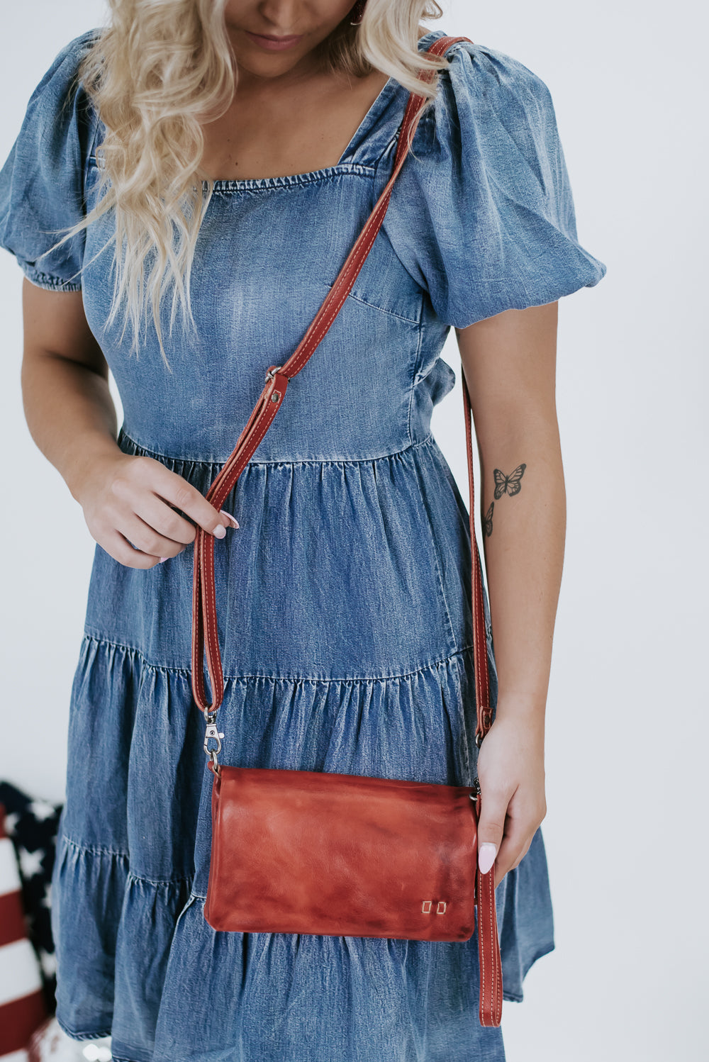 BedStu Cadence Crossbody, Red Rustic