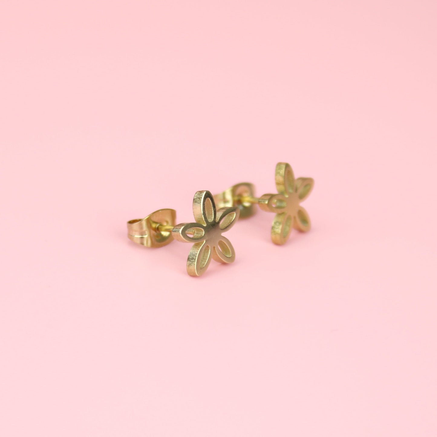 Cut Out Daisy Stud Earrings (Gold Plated)