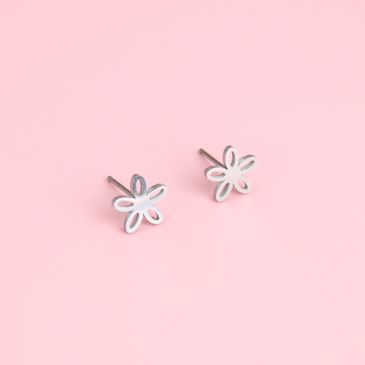 Cut Out Daisy Stud Earrings