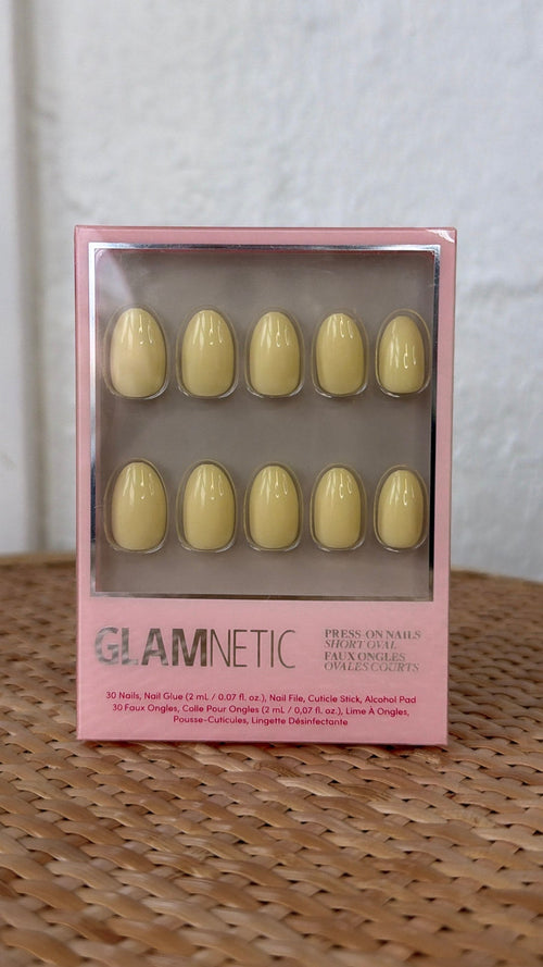 Glamnetics: Pastel Yellow Nails