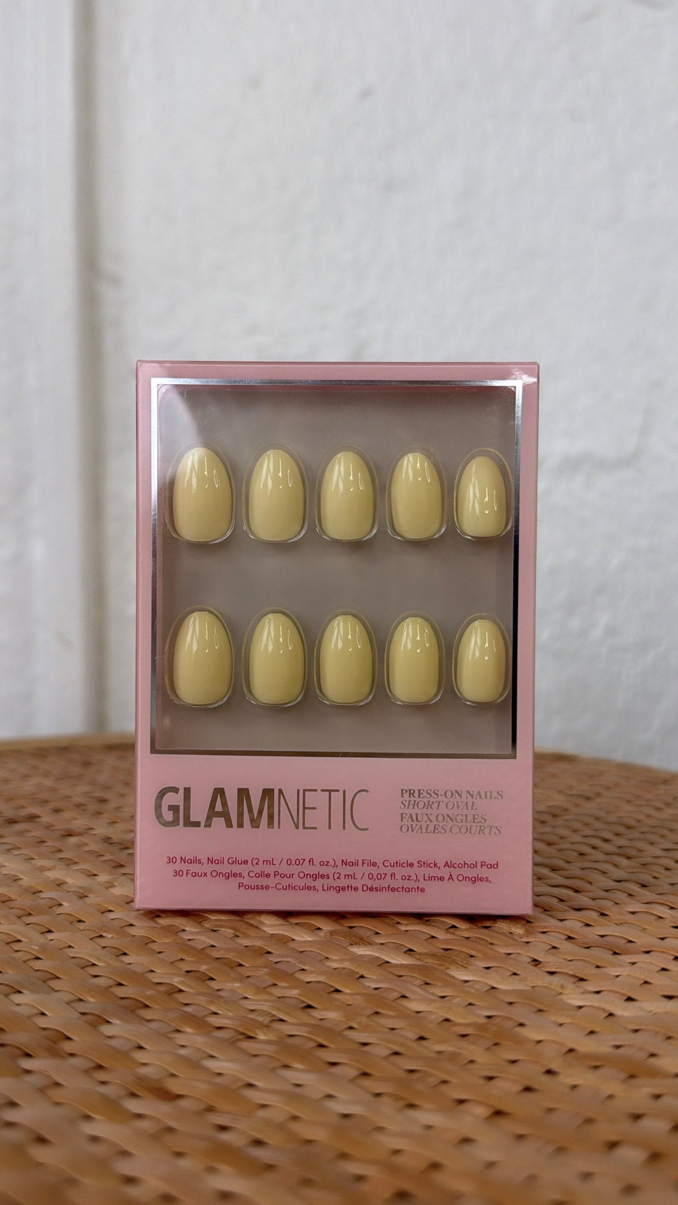 Glamnetics: Pastel Yellow Nails