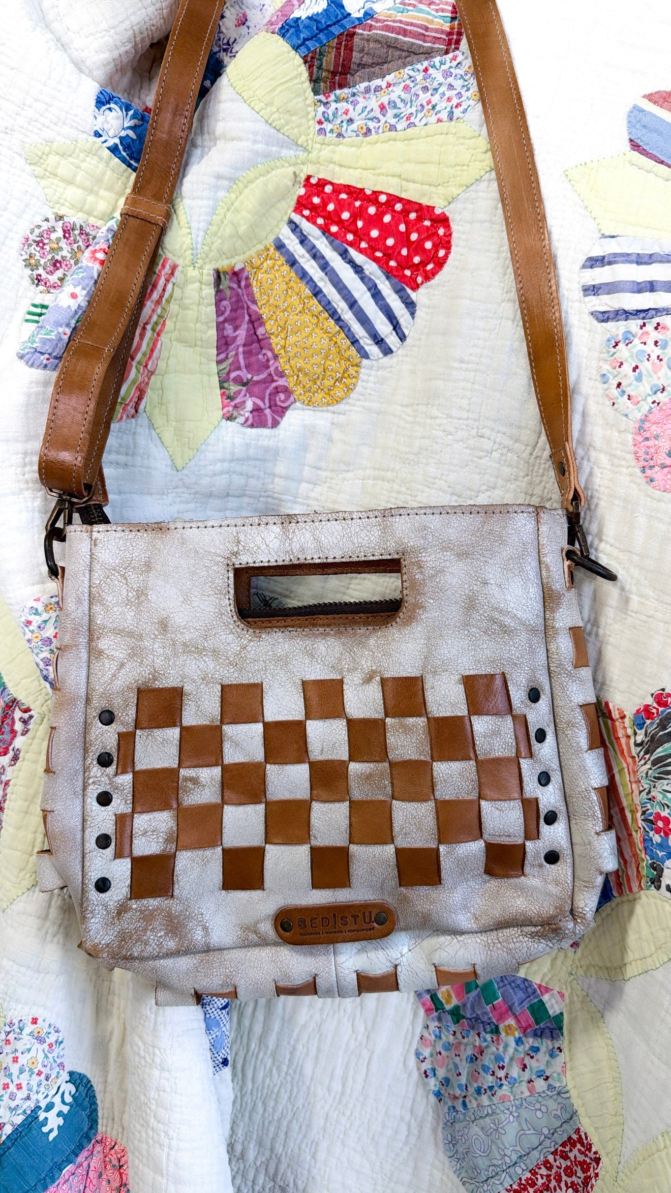 Bedstu Keiki, Nectar Lux Tan Rustic