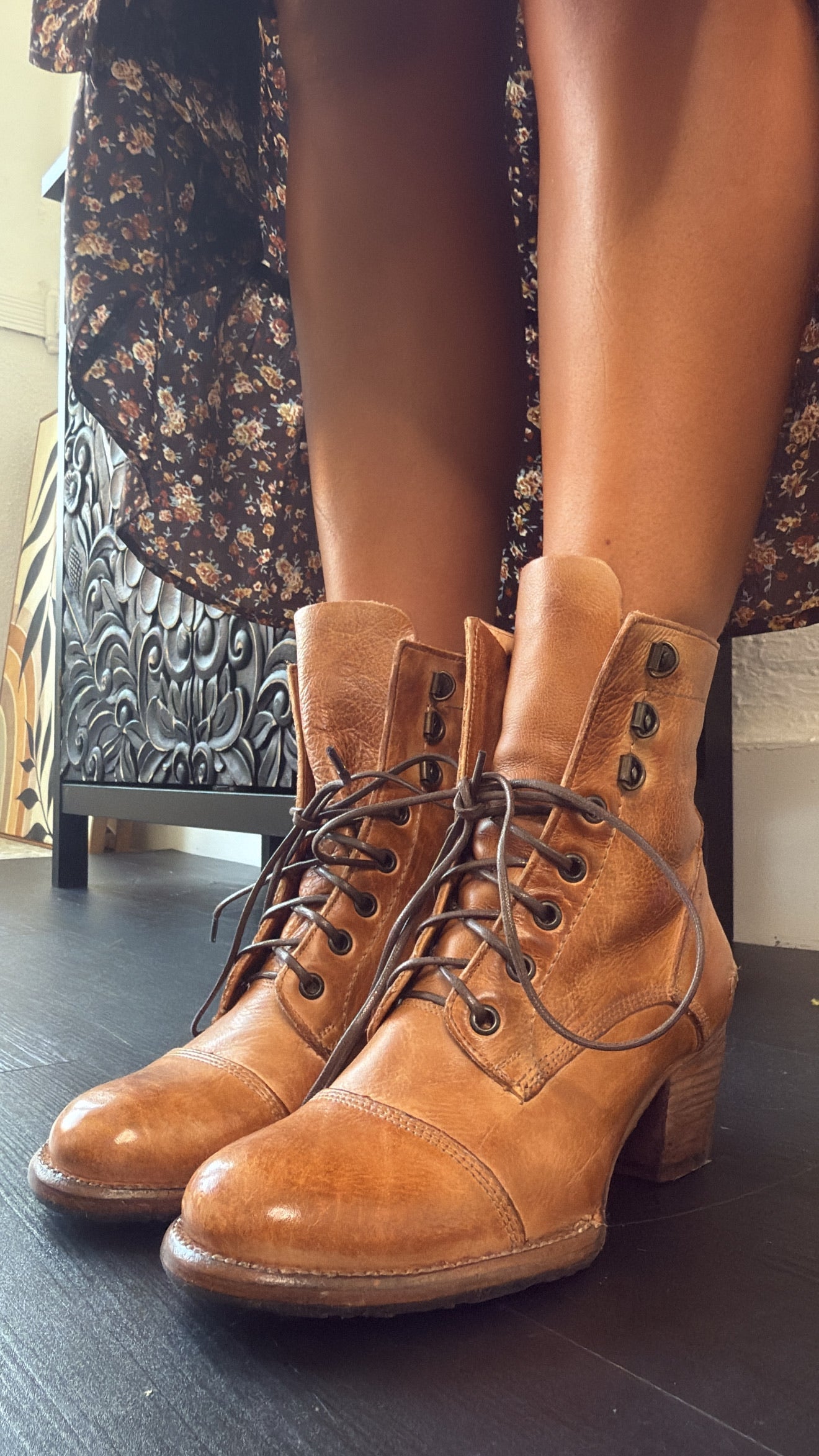 Judgement Bedstu, Tan Rustic