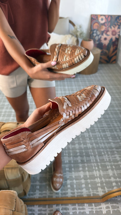 Bedstu Lizzie, Tan Rustic Nectar Lux
