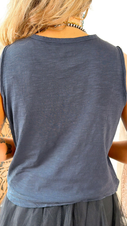Here Comes Trouble Muscle tee, Washed Black
