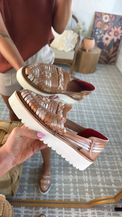 Bedstu Lizzie, Tan Rustic Nectar Lux