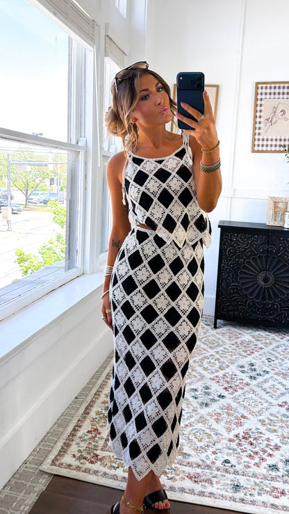 Checkered Flower Two Piece Set, Black/Natural