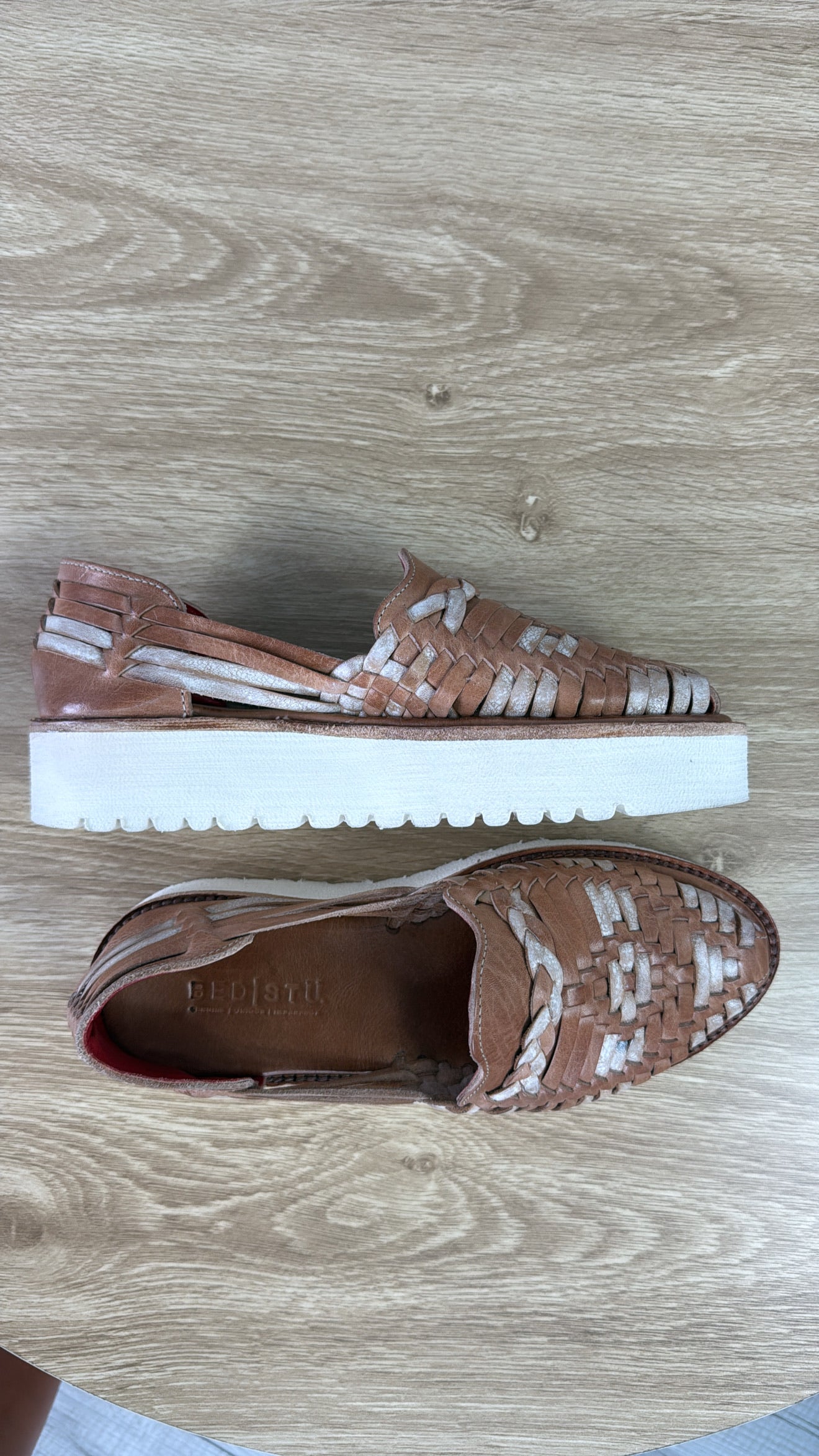 Bedstu Lizzie, Tan Rustic Nectar Lux