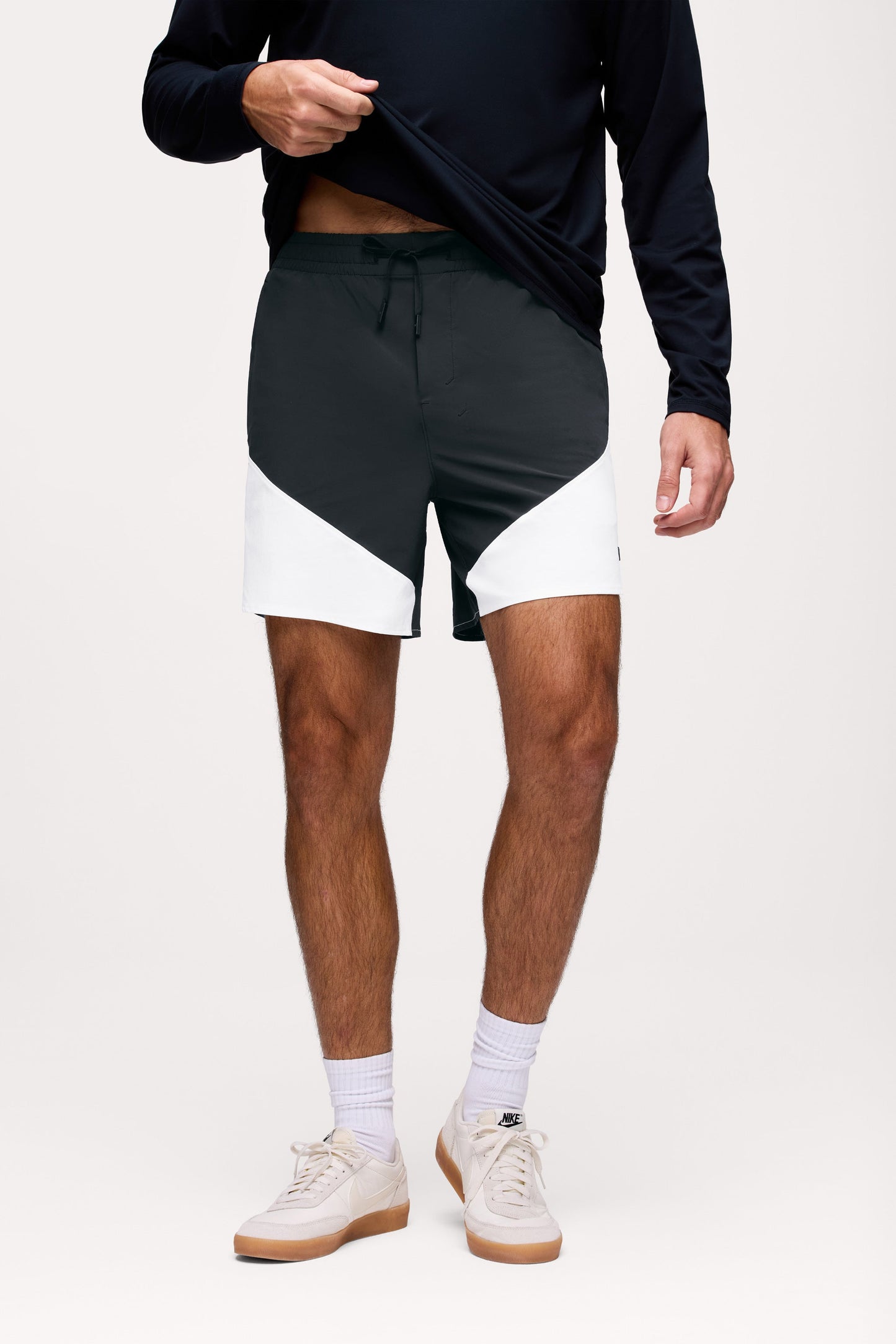 Contrast Panel Refine Short | Black/White