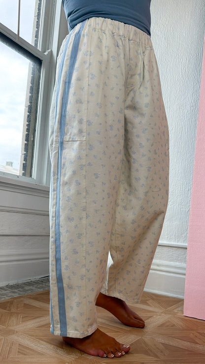 Ditsy Floral Printed Twill Barrels, LT. Blue