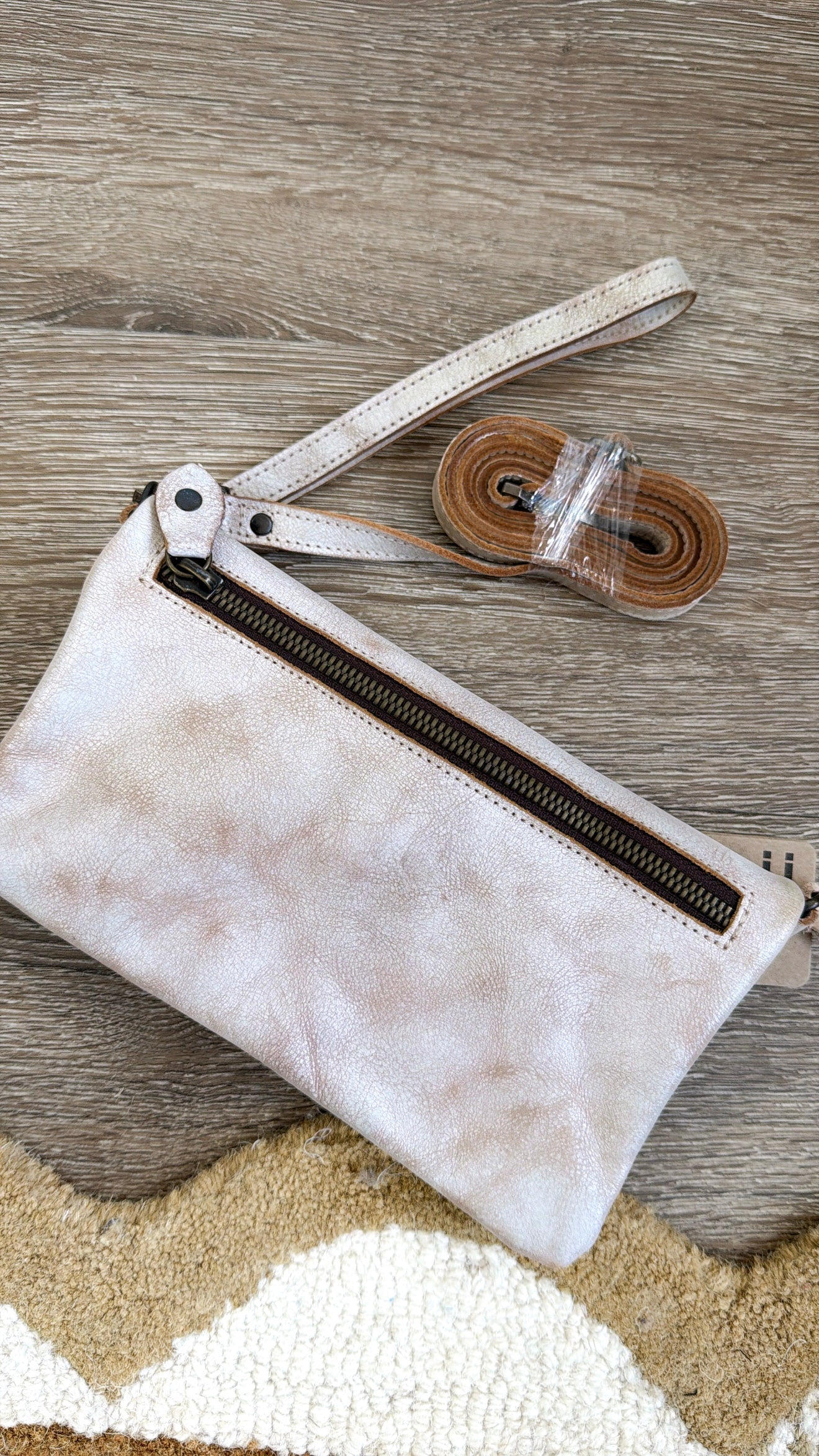BedStu Cadence Crossbody, Nectar Lux