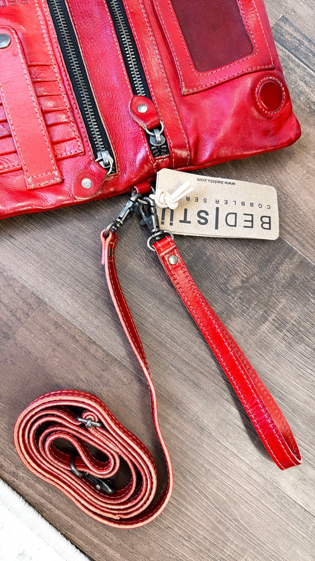 BedStu Cadence Crossbody, Red Rustic