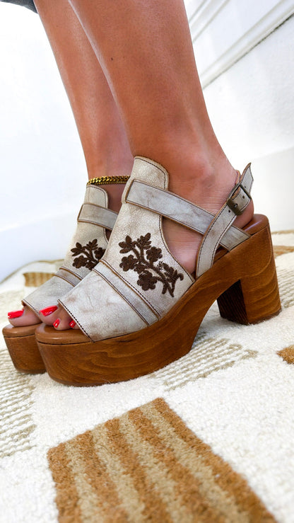 Bedstu Melodramatic Shoes, Nectar Lux