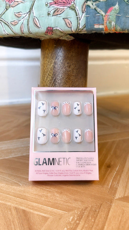 Blue A Kiss Press-On Nails | Short Squoval Valentine Ribbons