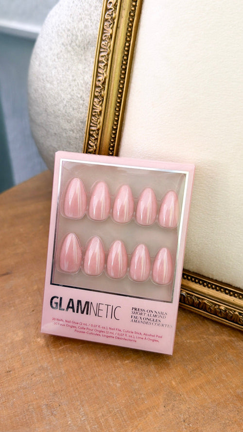 First Kiss Press-On Nails | Short Almond Pink Chrome Finish