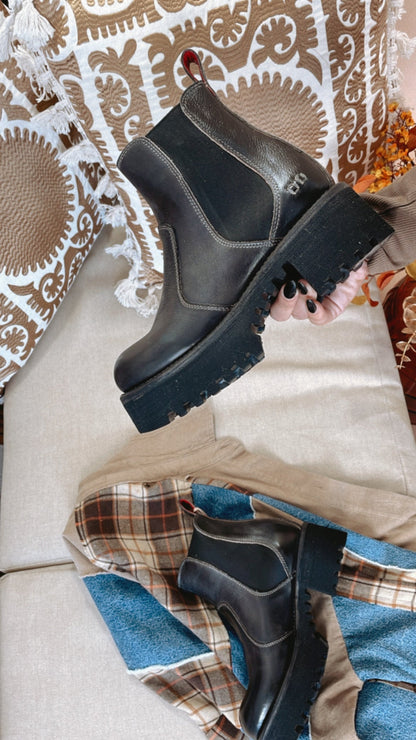 Bedstu Valda Hi, Black Rustic