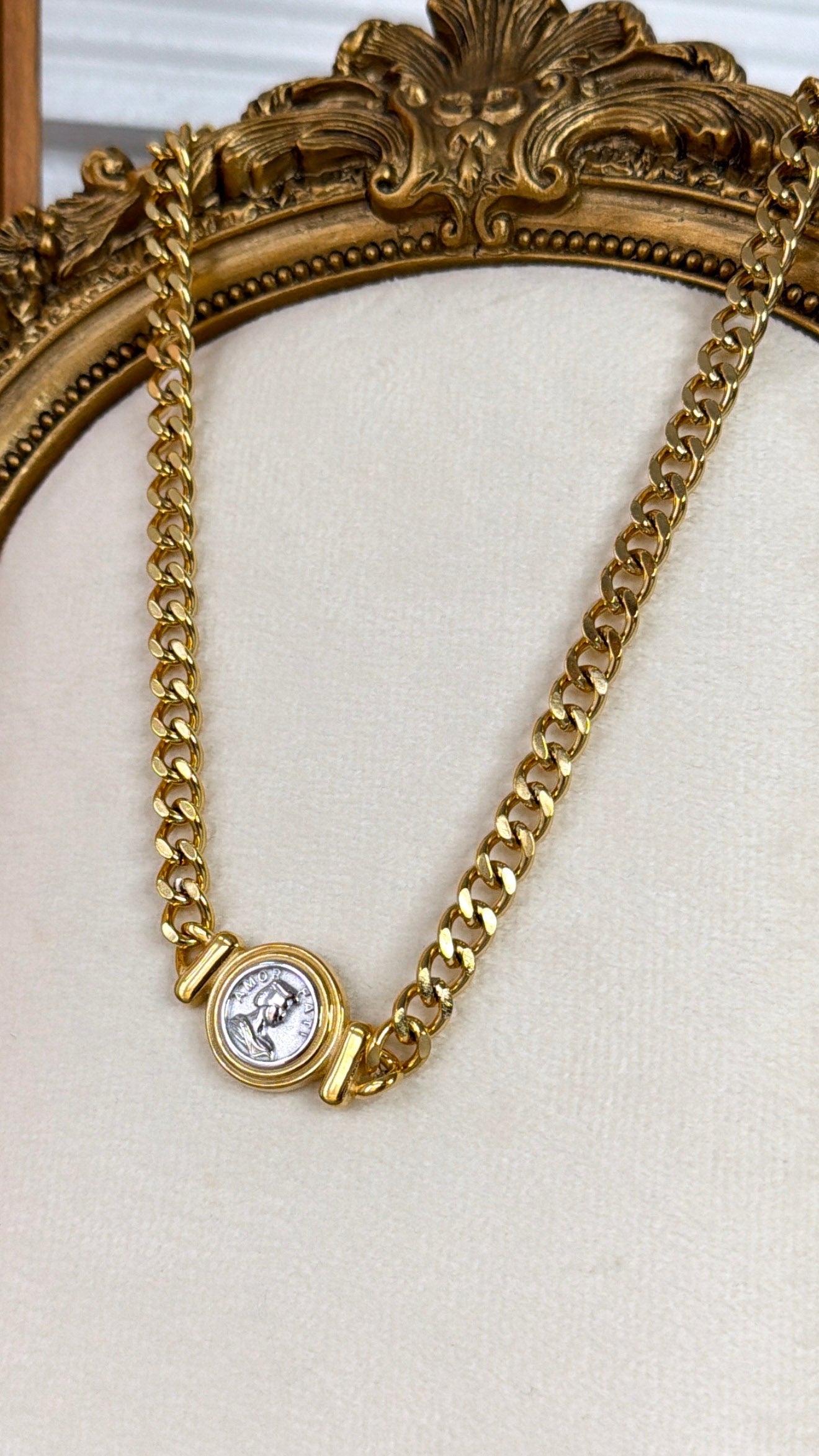 Bella Necklace