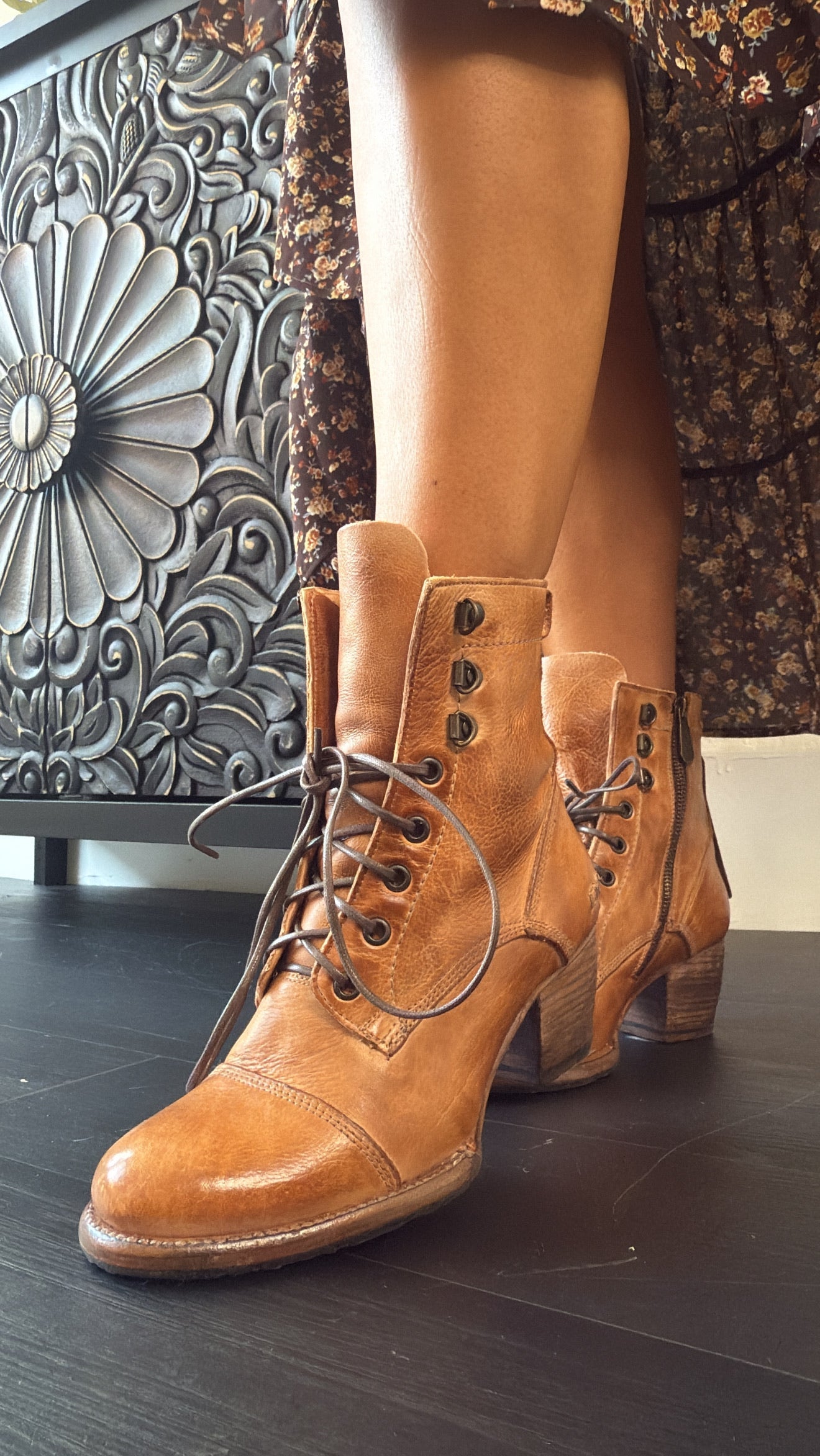 Judgement Bedstu, Tan Rustic
