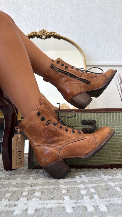 Judgement Bedstu, Tan Rustic