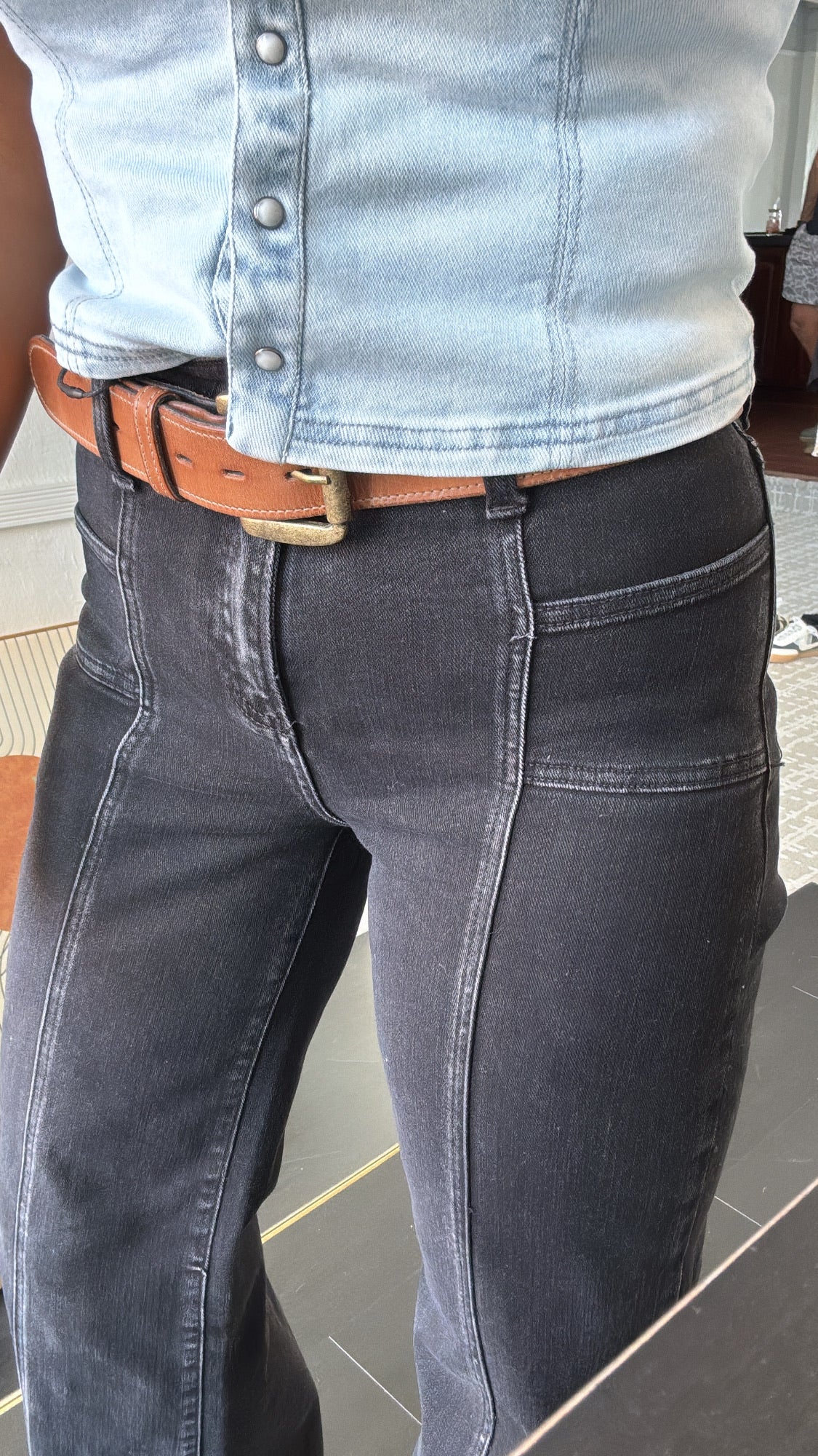 Duke Mid Rise Black Denim, Risen