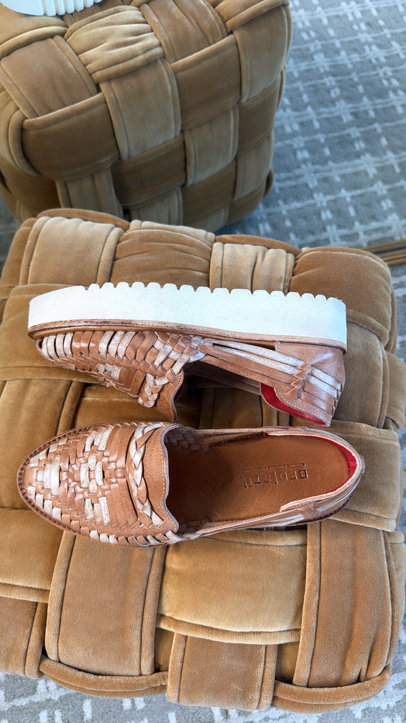 Bedstu Lizzie, Tan Rustic Nectar Lux