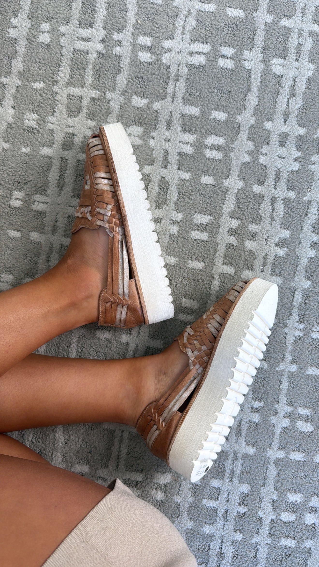 Bedstu Lizzie, Tan Rustic Nectar Lux