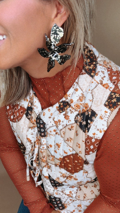 Linny Co. Flora Statement Earring, Black/Gold
