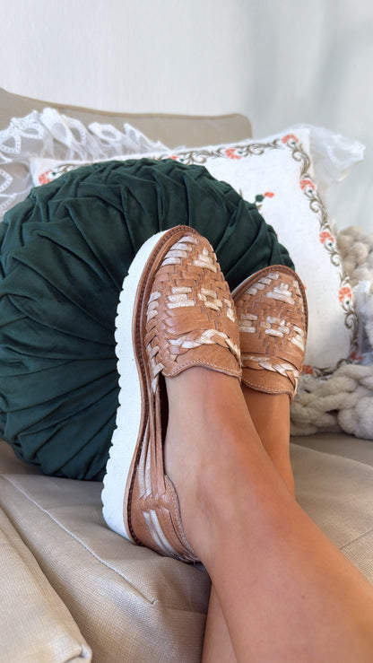 Bedstu Lizzie, Tan Rustic Nectar Lux