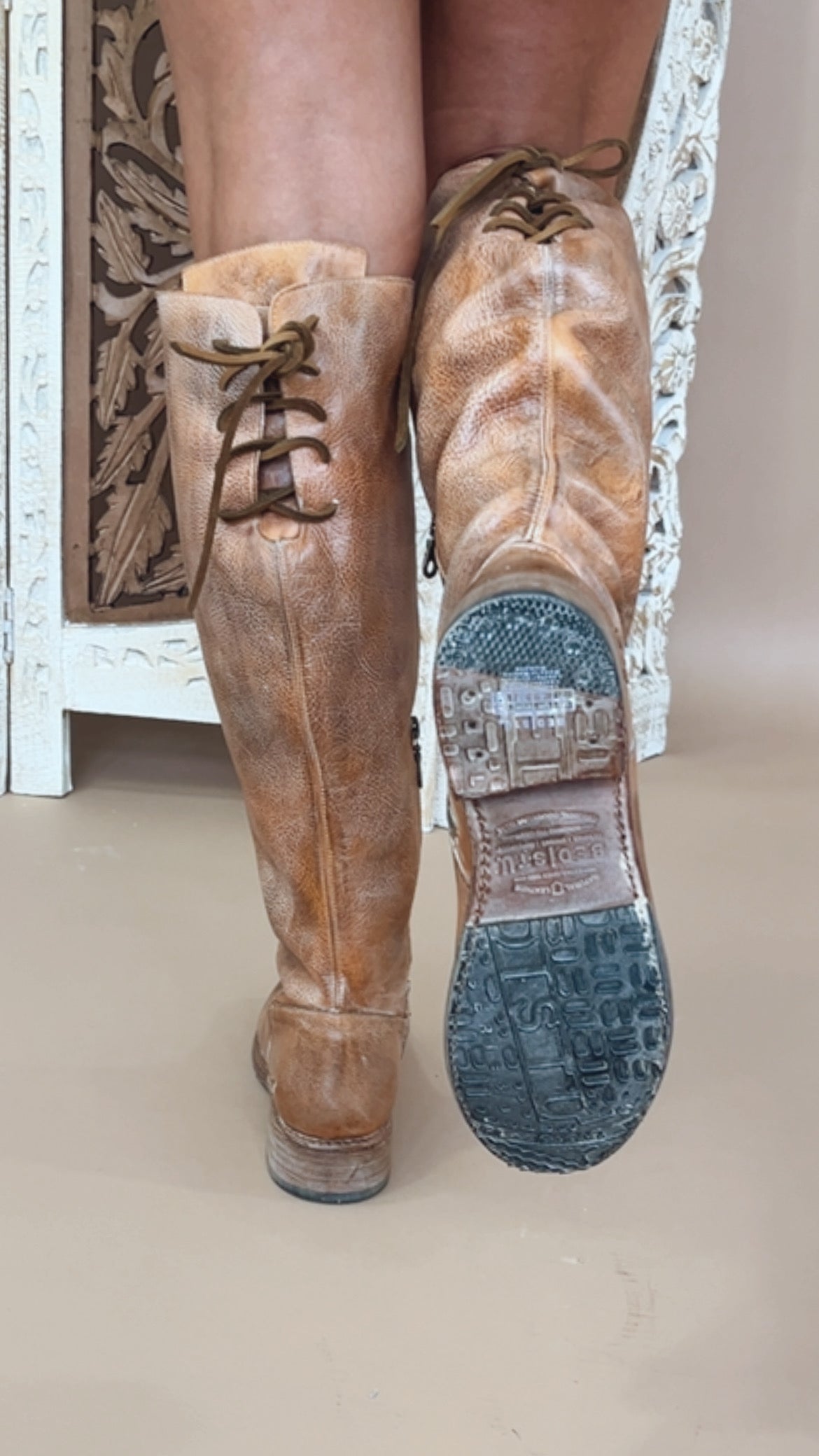 BedStu Manchester, Tan Rustic White BFS