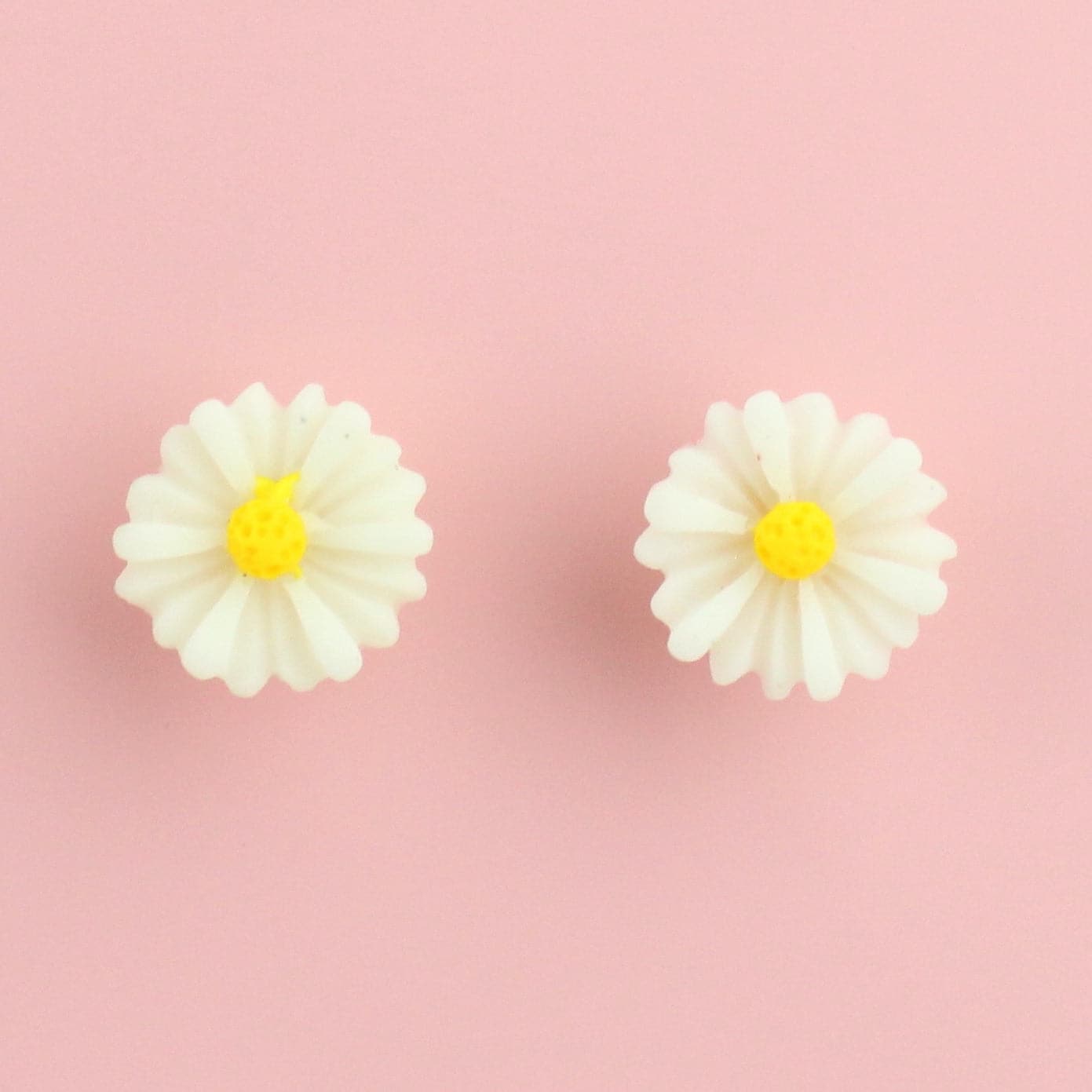 Dainty Daisy Stud Earrings
