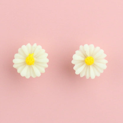 Dainty Daisy Stud Earrings