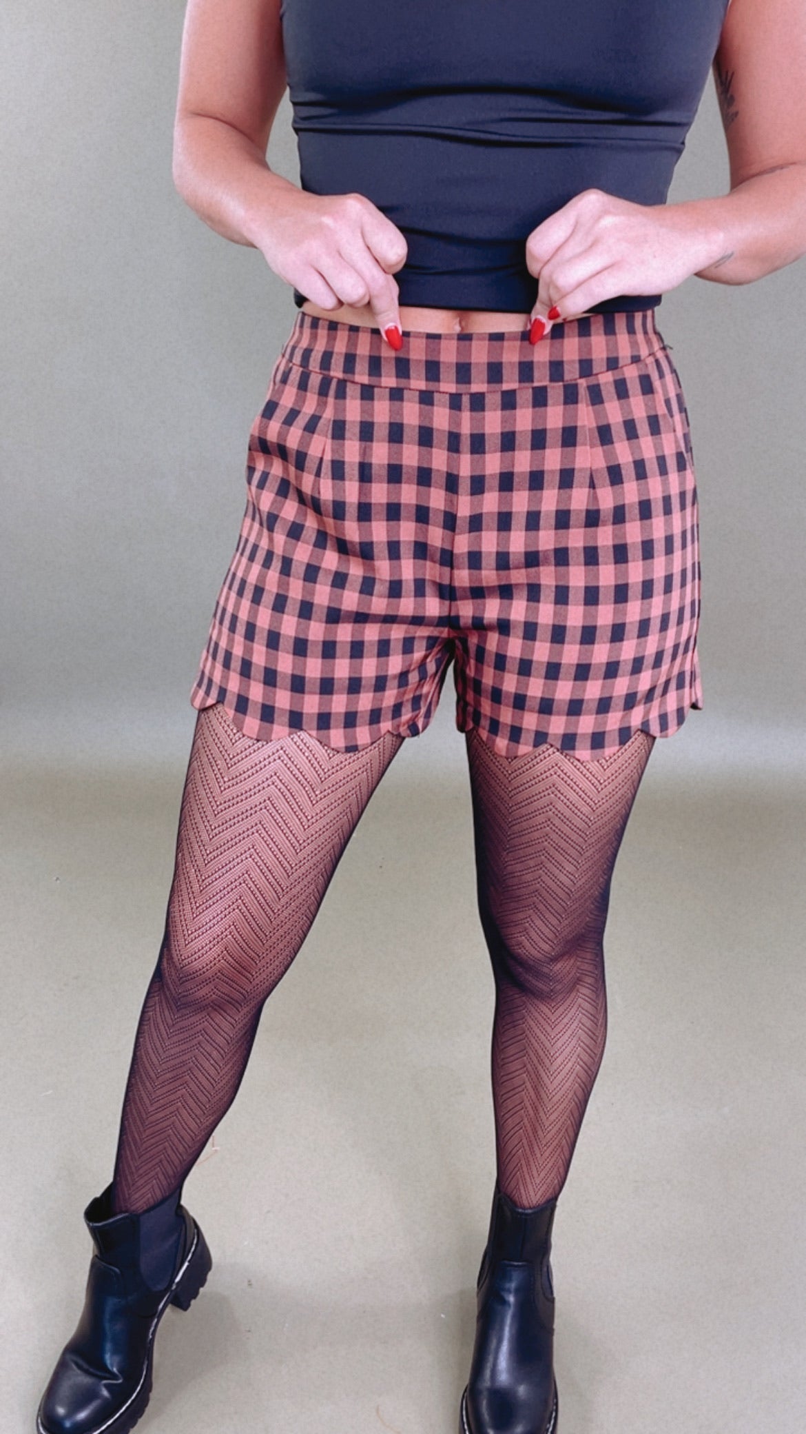 Fast Lane Plaid Scalloped Short, Terracotta