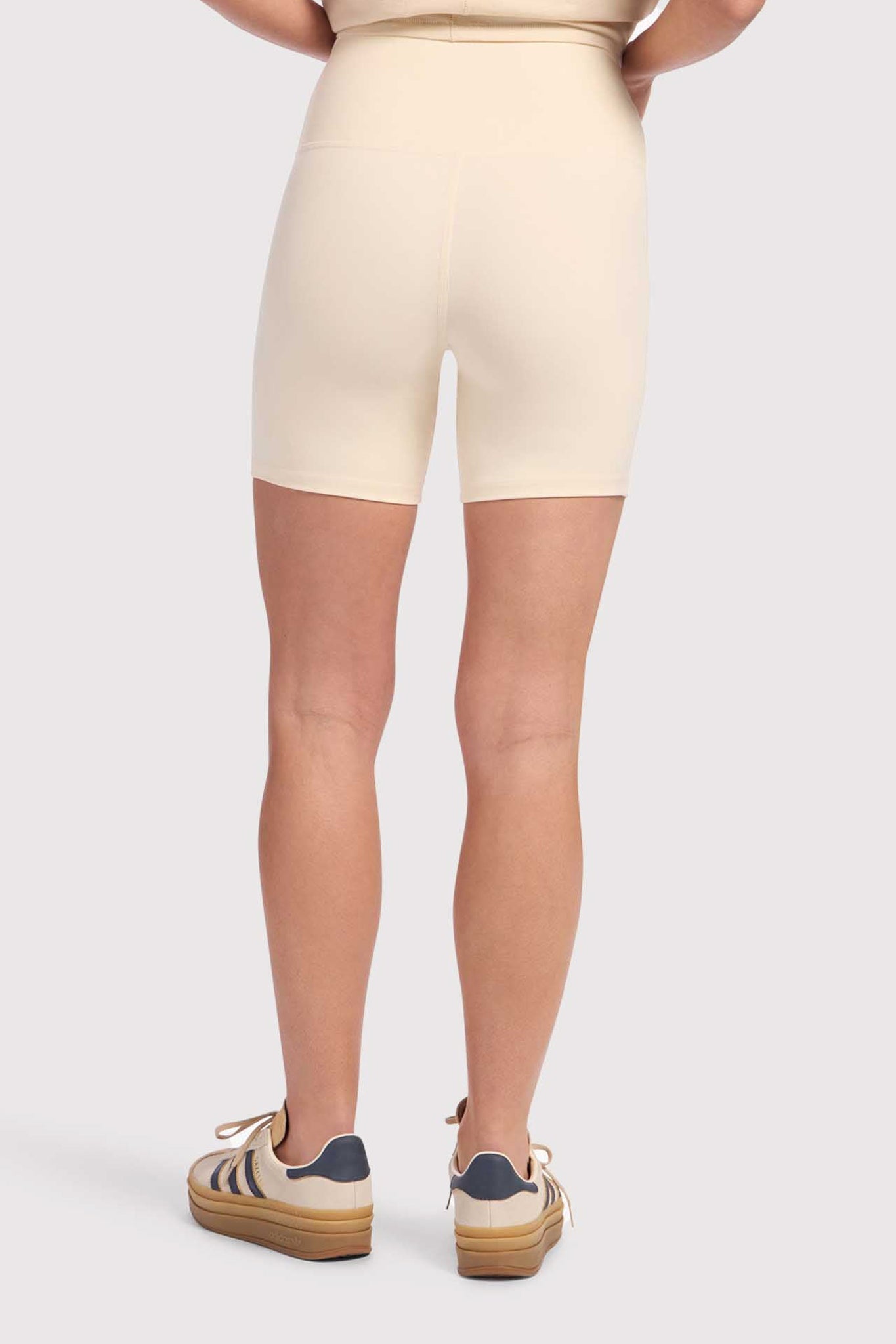 High-Waist Elevate Biker Short | Bone