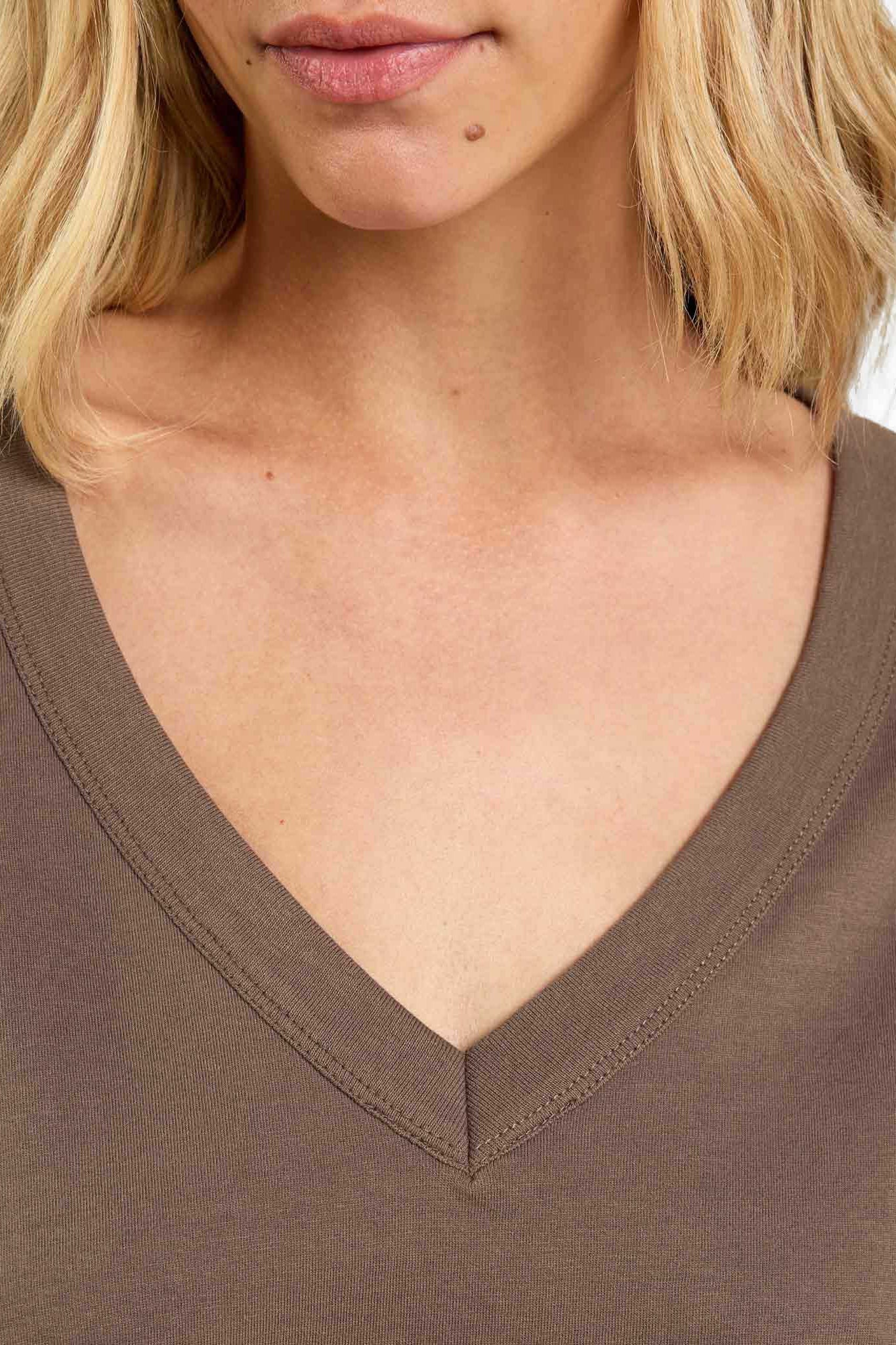 Boxy V-Neck Tee | Mocha