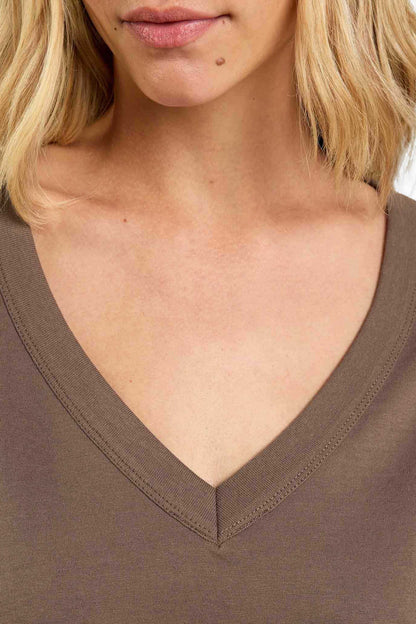 Boxy V-Neck Tee | Mocha