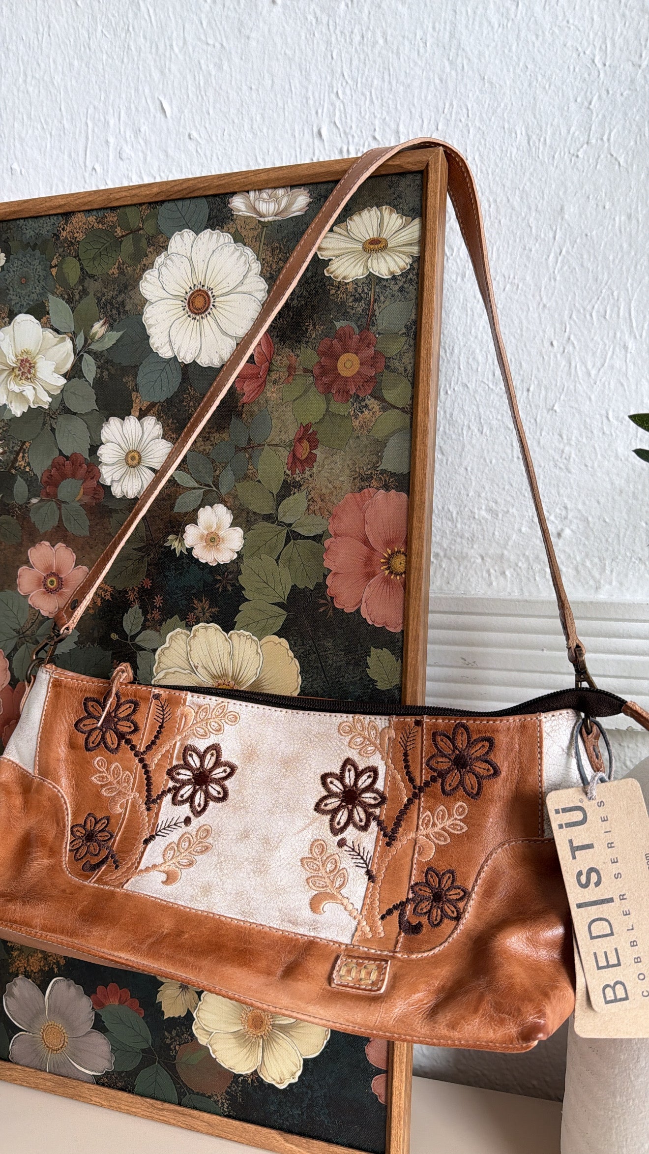 Bedstu Hyperbolic, Tan Rustic Nectar Lux