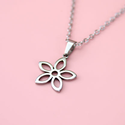 Cut Out Daisy Necklace