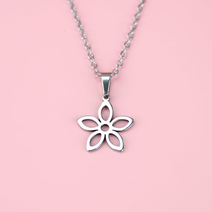 Cut Out Daisy Necklace