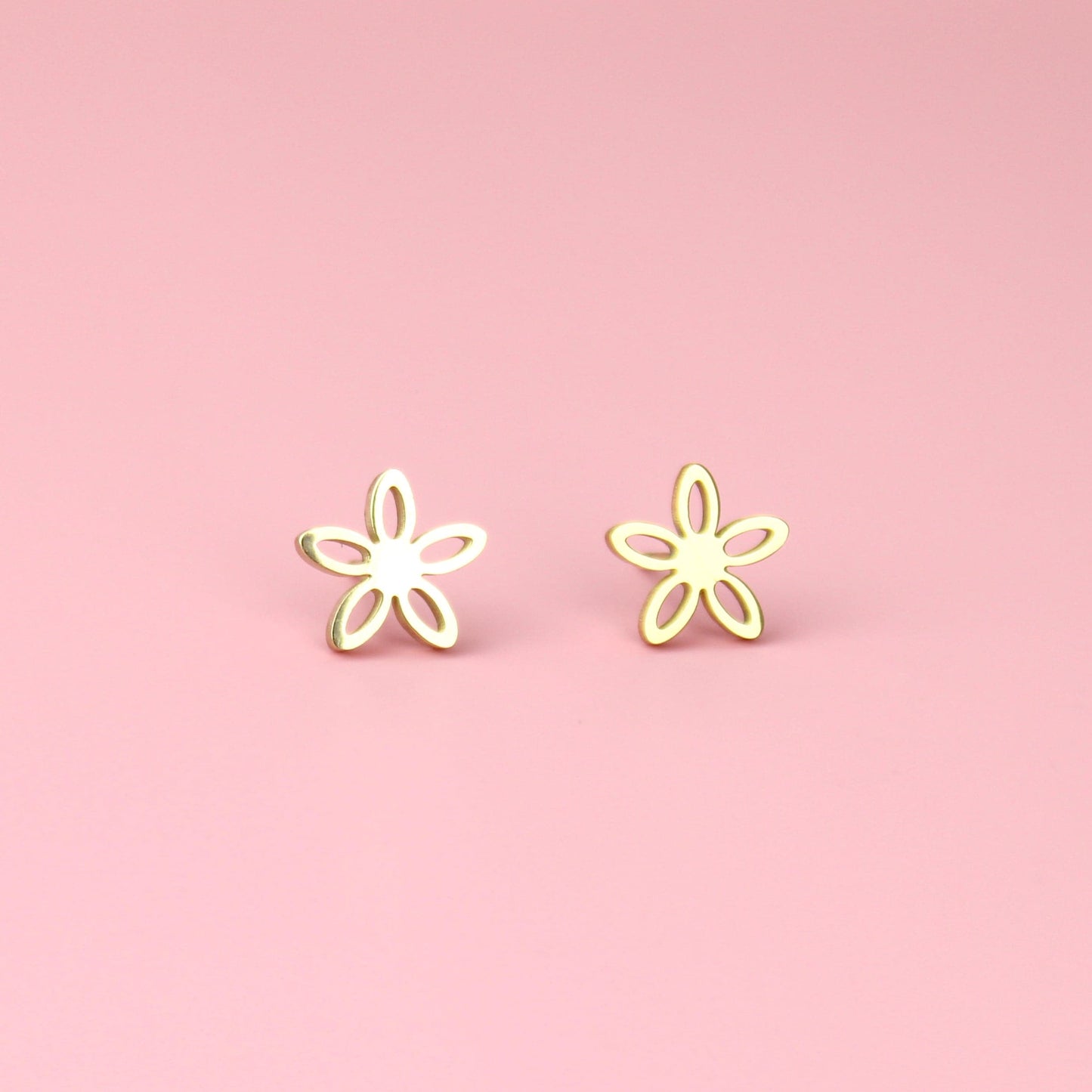 Cut Out Daisy Stud Earrings (Gold Plated)