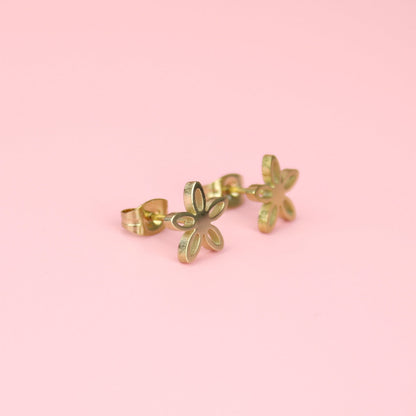 Cut Out Daisy Stud Earrings (Gold Plated)