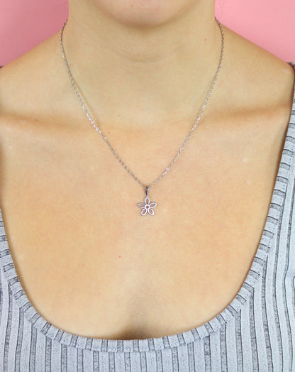 Cut Out Daisy Necklace