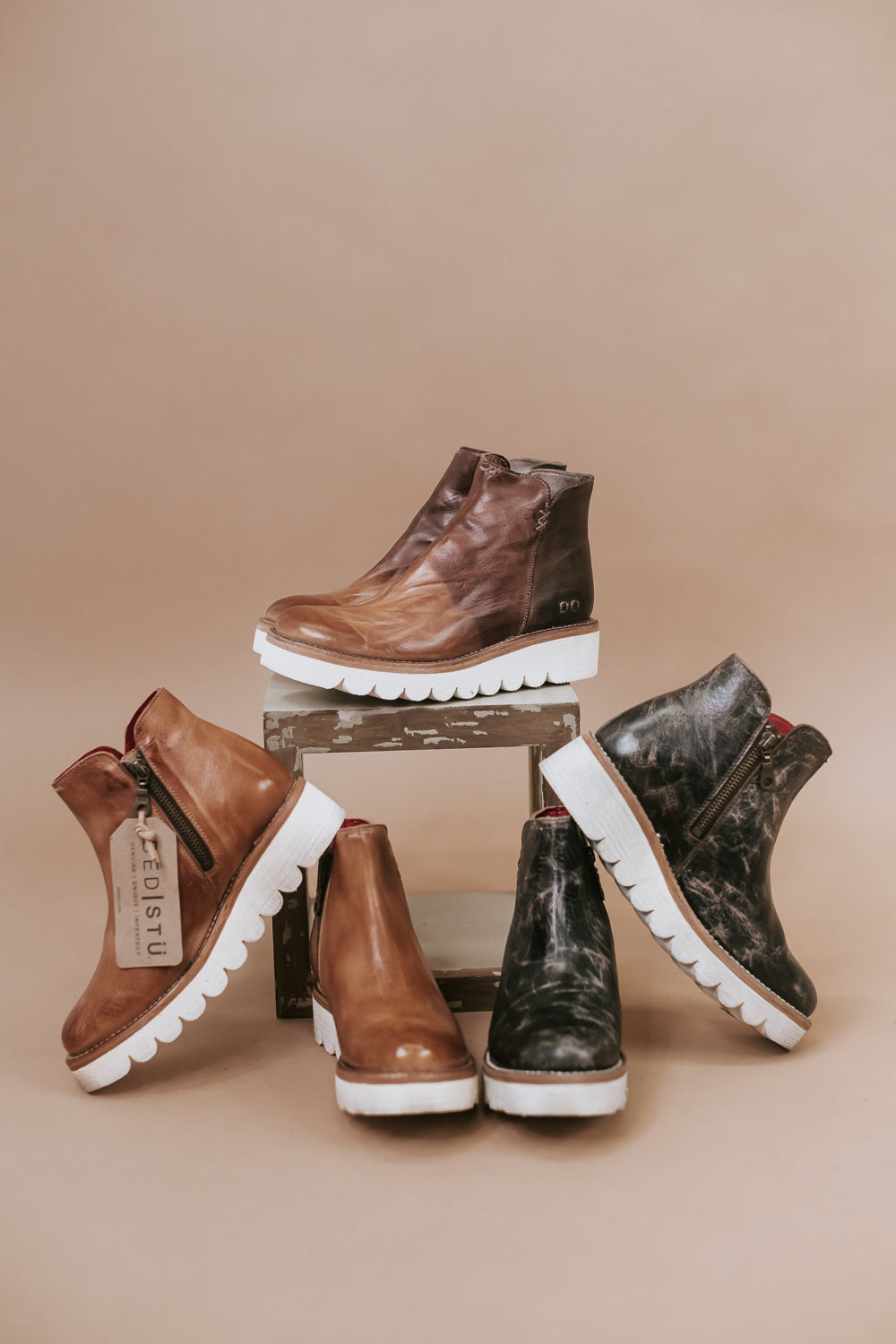 BedStu Lydyi, Tan Rustic